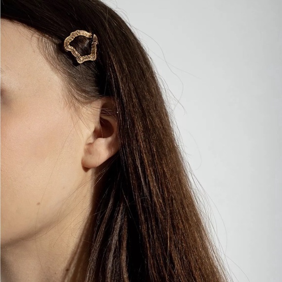 Versace Gold Tone Medusa Hair Clip NWT - Picture 2 of 5